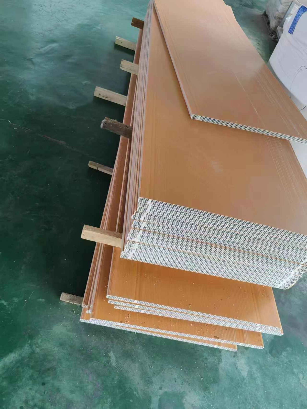 High-Cycle Plastic Formwork for Concrete Pouring Operations | For Concrete Pouring & Placement Supervisors