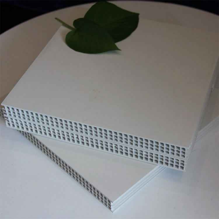 4×8 18mm Recycled Plastic Wall Formwork Sheet | Sustainable Building Material for Construction Companies